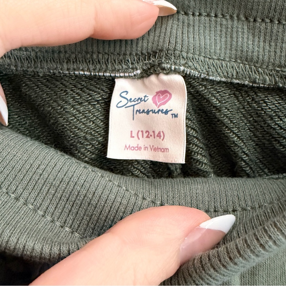 Secret Treasures Olive Athletic Shorts - Picture 4 of 5